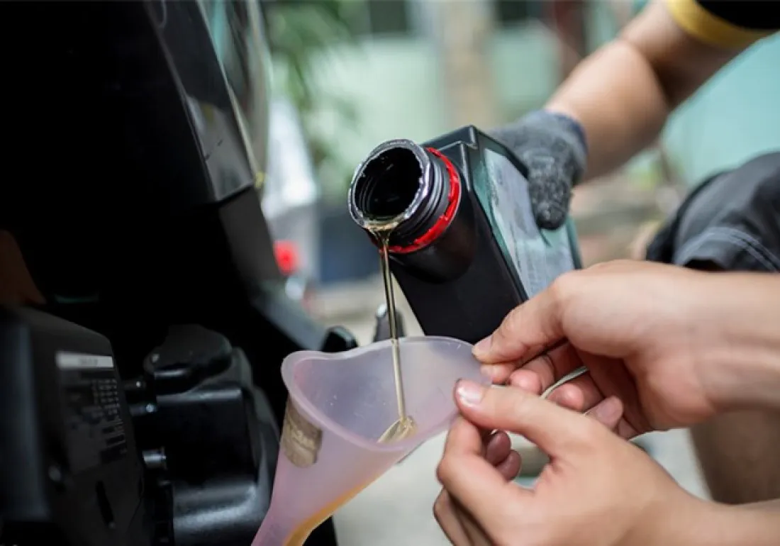 Chọn dầu nhớt xe tay ga như thế nào? Cần lưu ý gì khi chọn dầu nhớt xe tay ga?